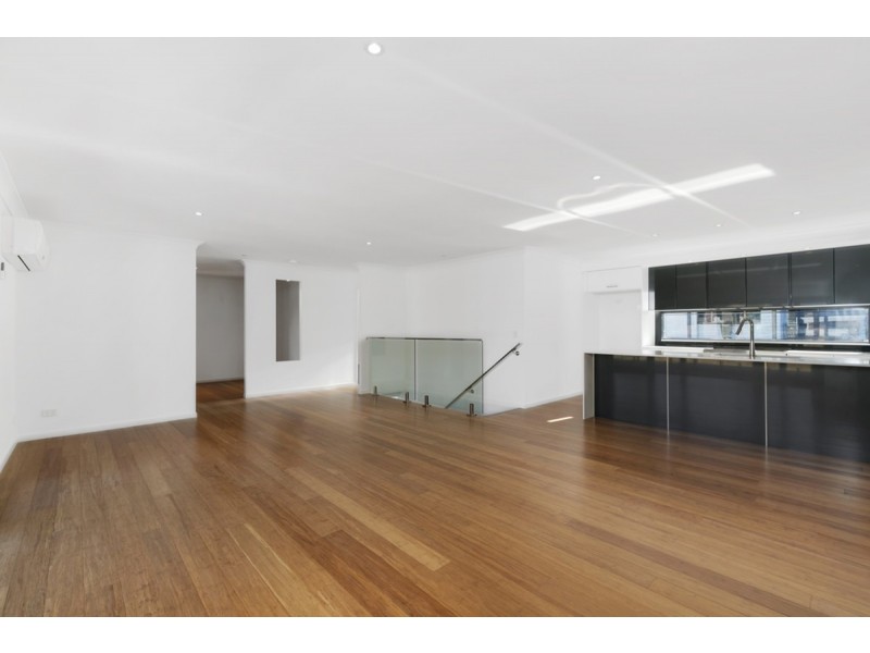 61 Plateau Crescent, Carrara QLD 4211