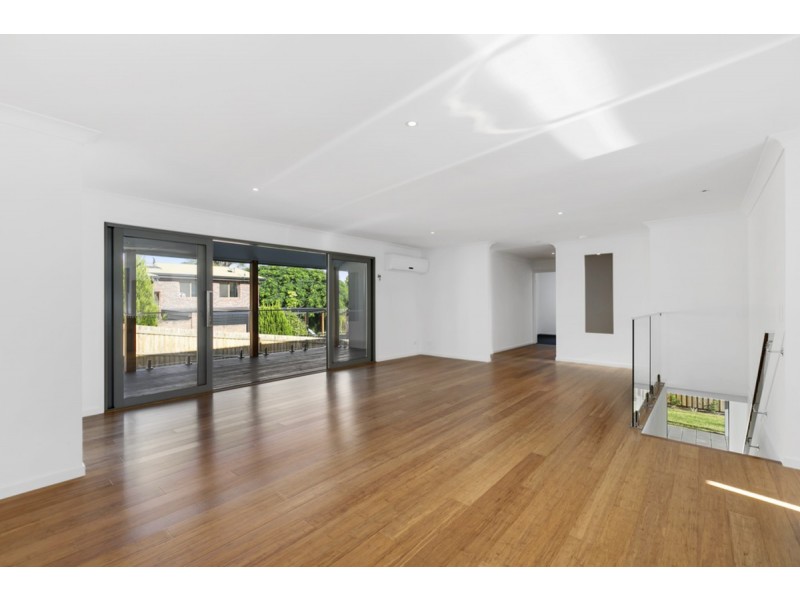 61 Plateau Crescent, Carrara QLD 4211