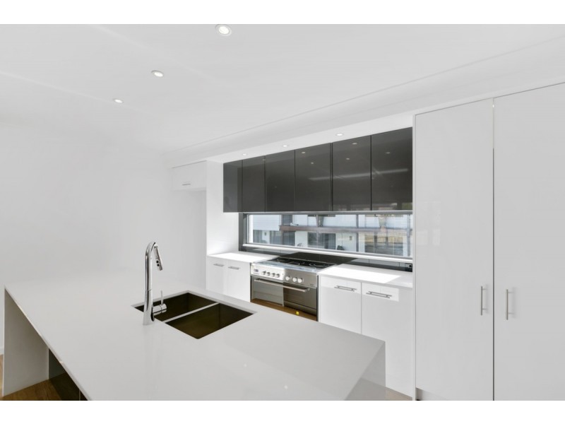 61 Plateau Crescent, Carrara QLD 4211