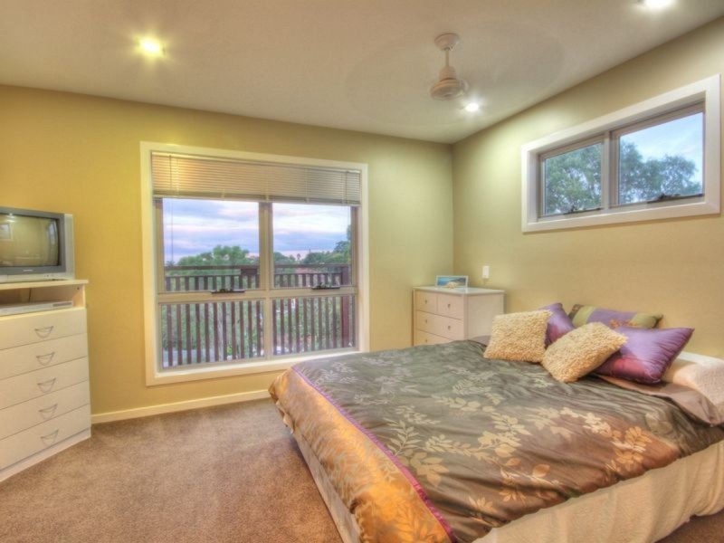 38 Convery Crescent, Highland Park QLD 4211