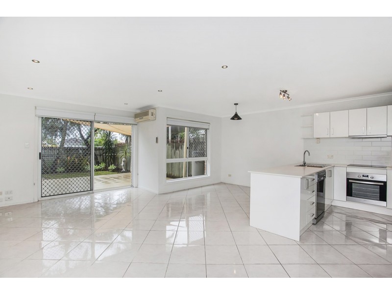 17/447 Pine Ridge Road, Runaway Bay QLD 4216