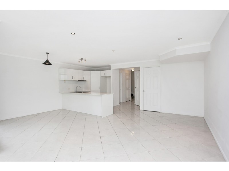 17/447 Pine Ridge Road, Runaway Bay QLD 4216