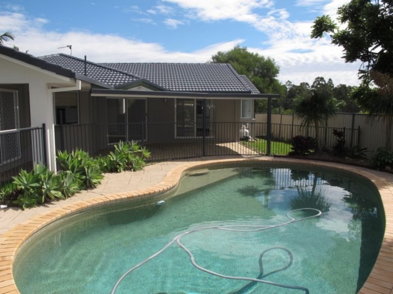 6 Grimsdyke Court, Molendinar QLD 4214