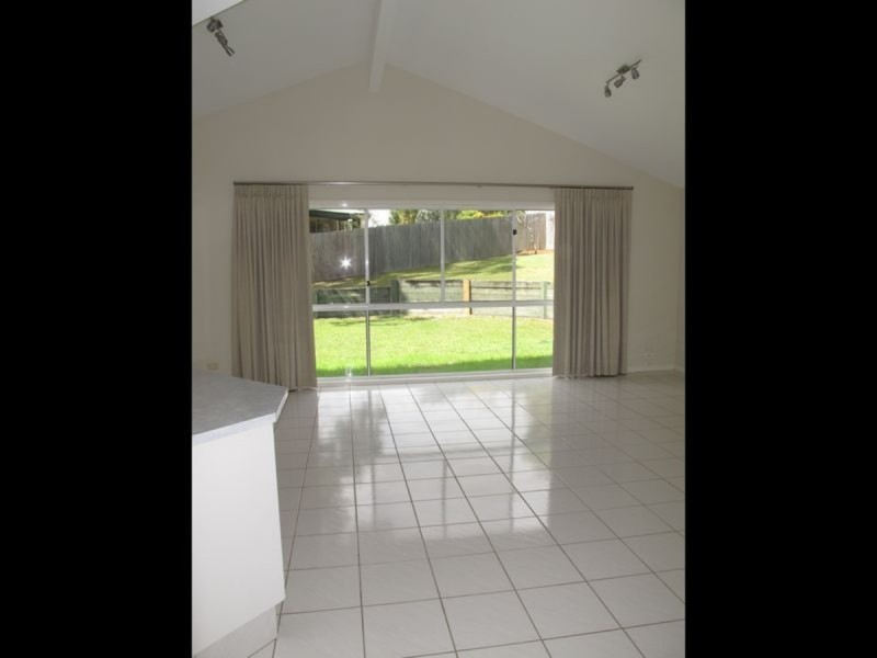 6 Grimsdyke Court, Molendinar QLD 4214