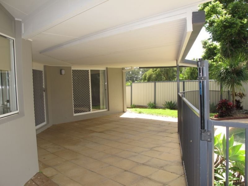 6 Grimsdyke Court, Molendinar QLD 4214