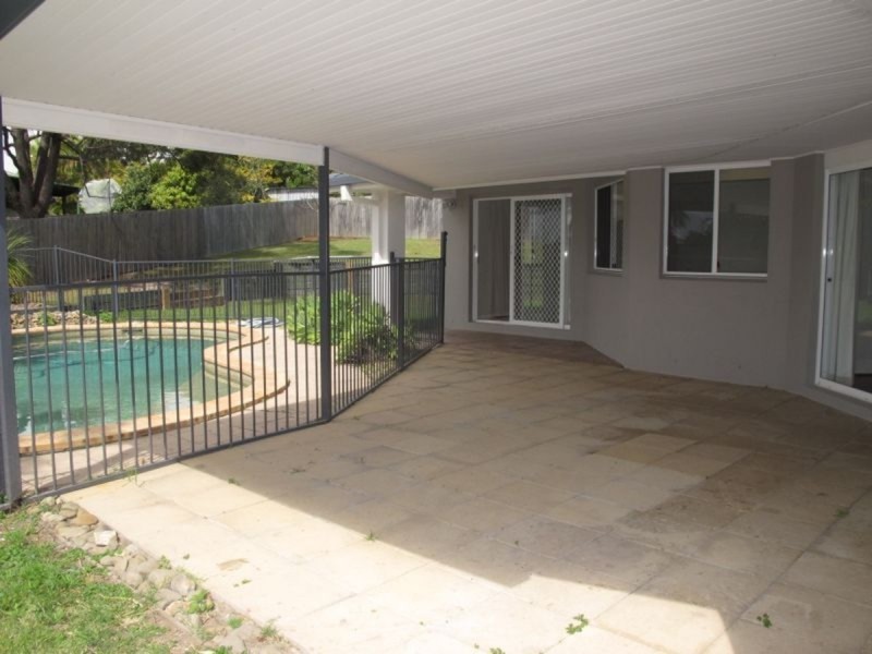 6 Grimsdyke Court, Molendinar QLD 4214