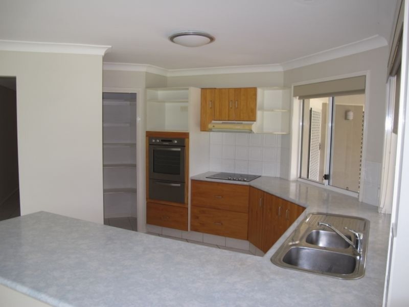 6 Grimsdyke Court, Molendinar QLD 4214