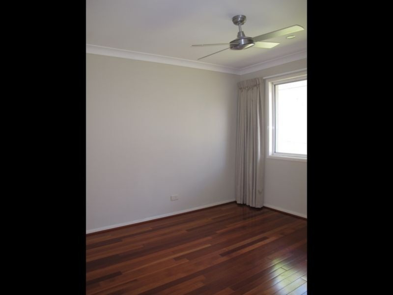 6 Grimsdyke Court, Molendinar QLD 4214