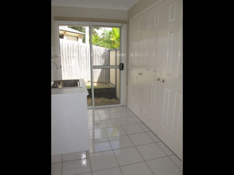 6 Grimsdyke Court, Molendinar QLD 4214