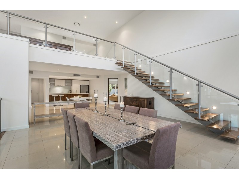 219 Crane Crescent, Nerang QLD 4211
