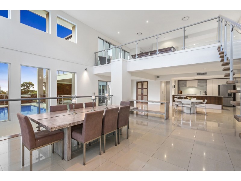 219 Crane Crescent, Nerang QLD 4211