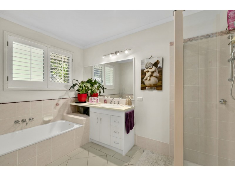 9 Stanhope Court, Worongary QLD 4213