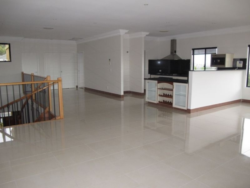 5a Rivage Place, Highland Park QLD 4211