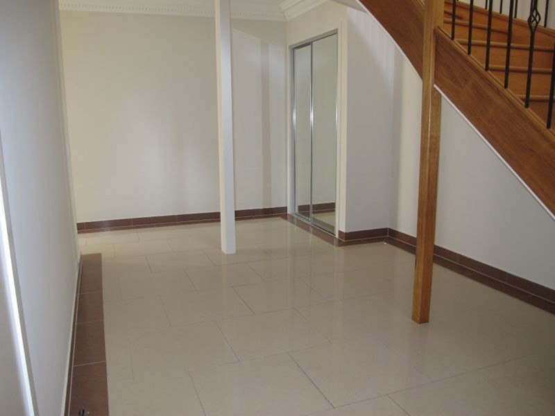 5a Rivage Place, Highland Park QLD 4211