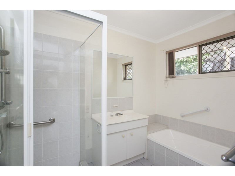 16 Lochinvar Court, Highland Park QLD 4211