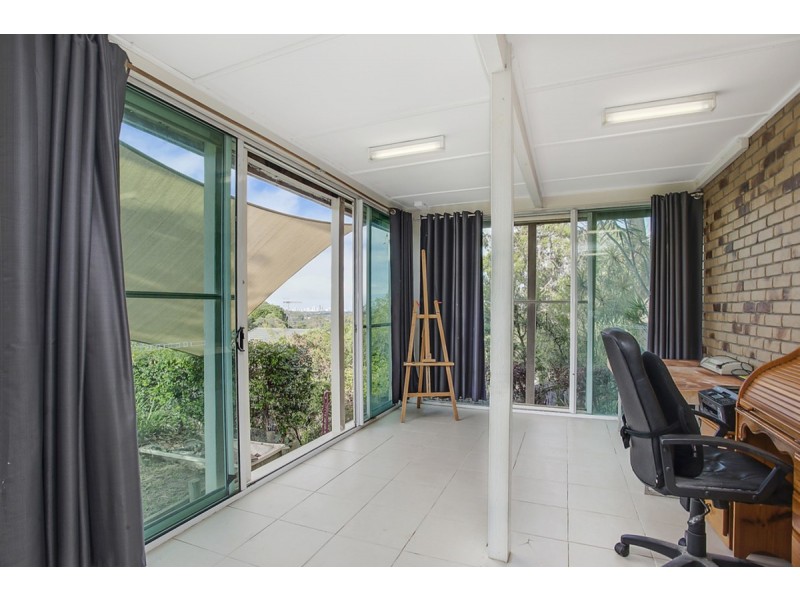 16 Lochinvar Court, Highland Park QLD 4211