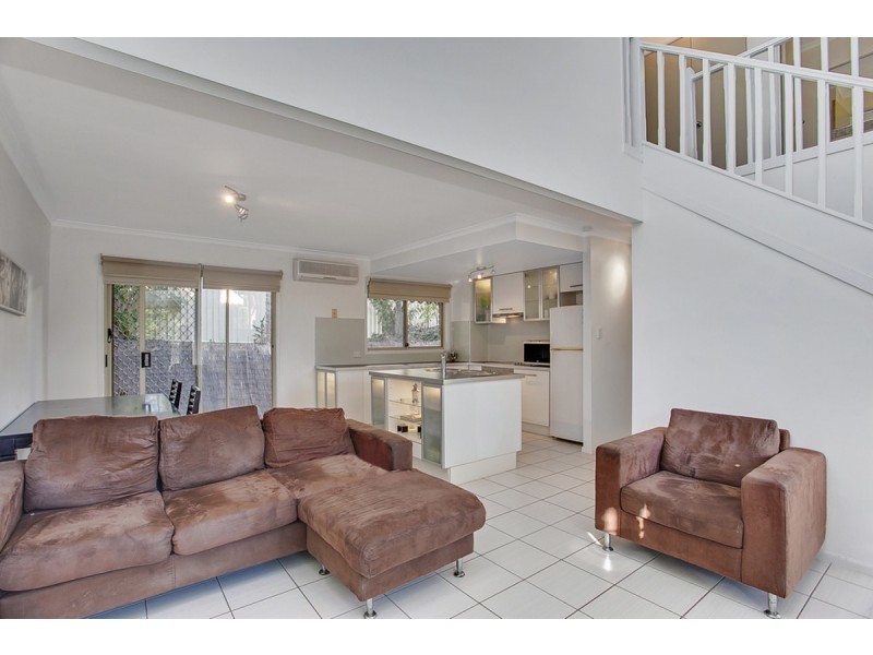 7/1A Alison Road, Carrara QLD 4211