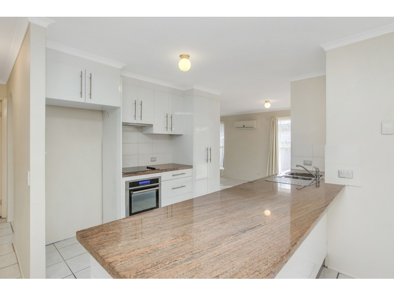 8 Issell Place, Highland Park QLD 4211