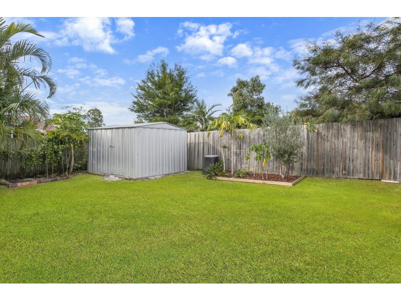 8 Issell Place, Highland Park QLD 4211
