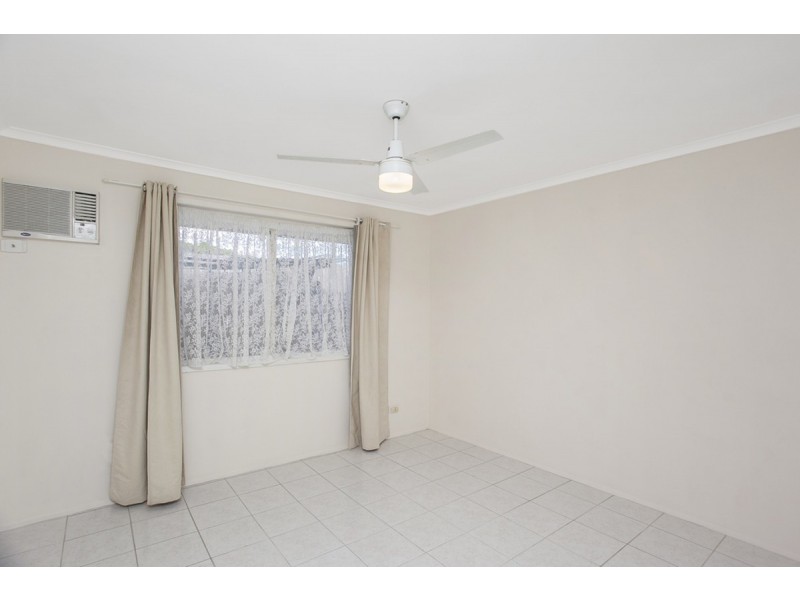 8 Issell Place, Highland Park QLD 4211