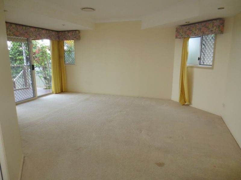 112 Armstrong Way, Highland Park QLD 4211