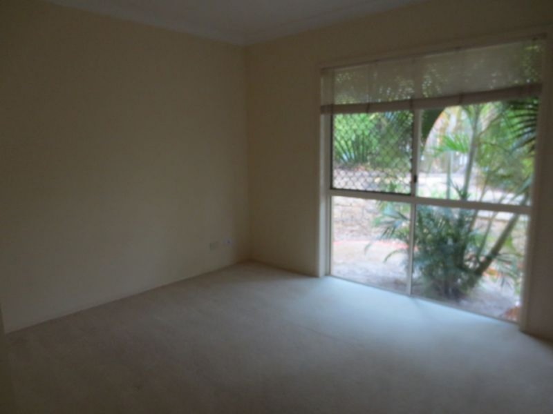 112 Armstrong Way, Highland Park QLD 4211