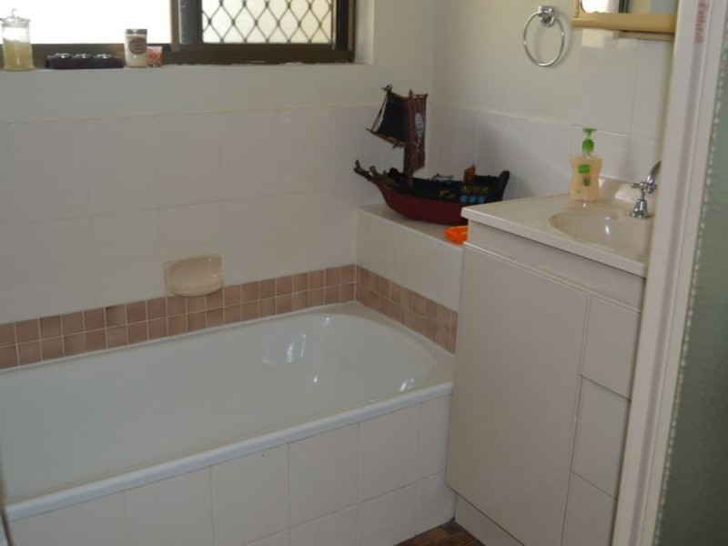 37 Plateau Crescent, Carrara QLD 4211