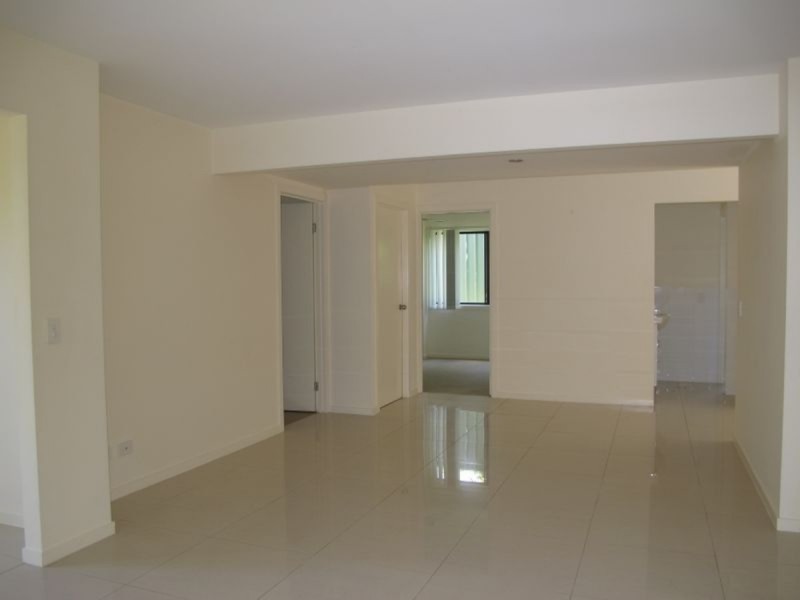 2/24 Alison Road, Carrara QLD 4211