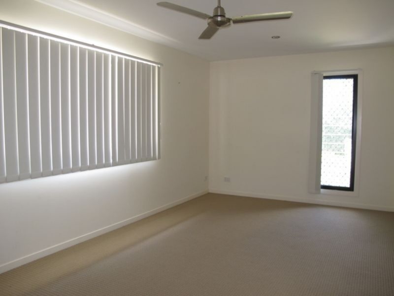 2/24 Alison Road, Carrara QLD 4211