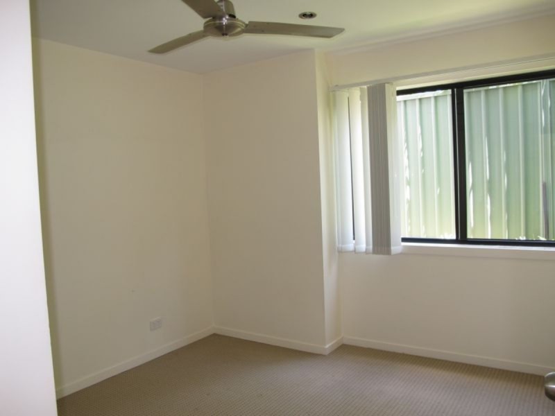 2/24 Alison Road, Carrara QLD 4211