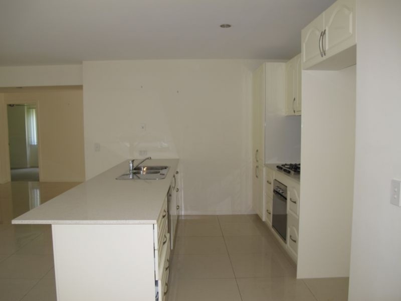 2/24 Alison Road, Carrara QLD 4211