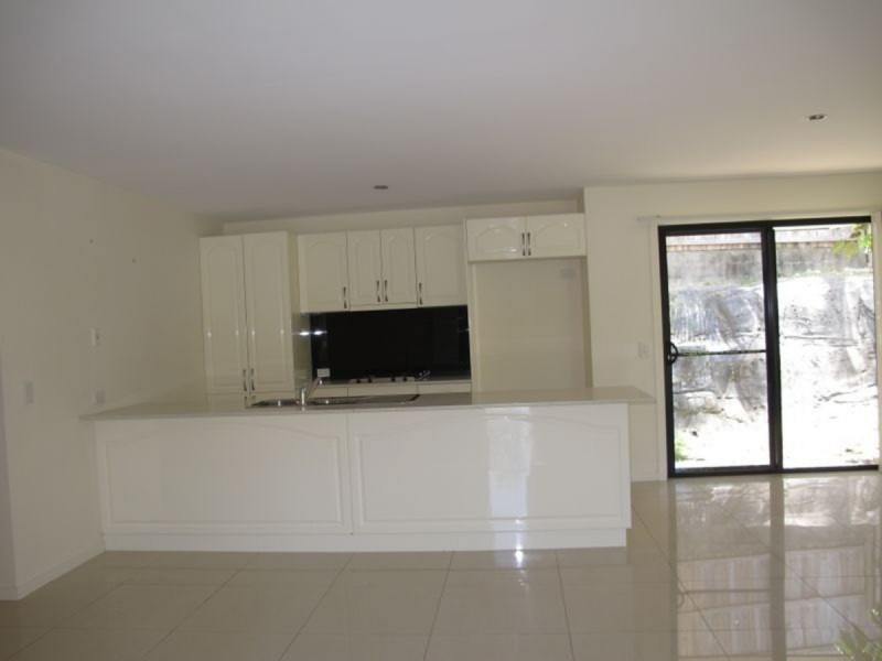 2/24 Alison Road, Carrara QLD 4211