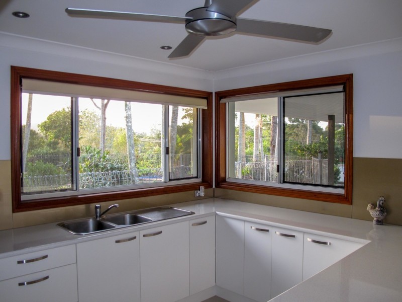 50 Winderadeen Drive, Highland Park QLD 4211