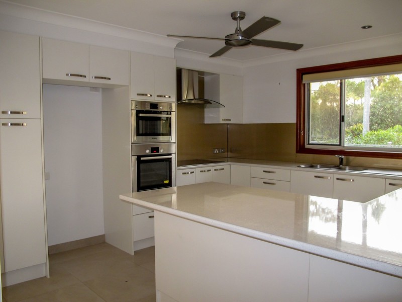 50 Winderadeen Drive, Highland Park QLD 4211