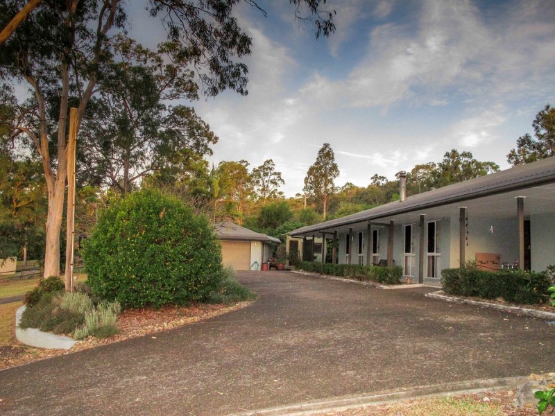 50 Winderadeen Drive, Highland Park QLD 4211