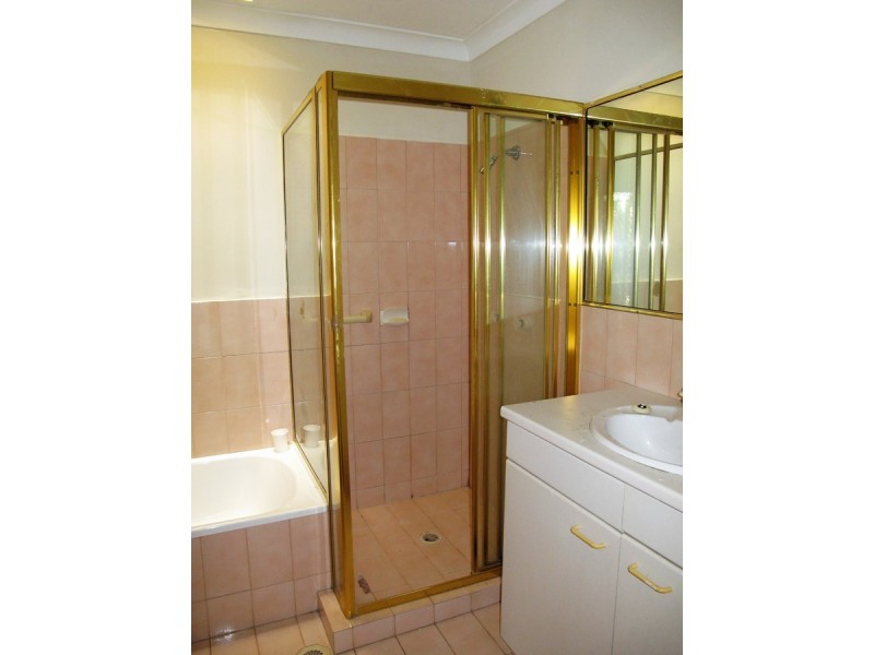 2/57 Corunna Crescent, Ashmore QLD 4214