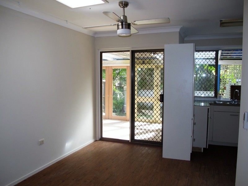 2/57 Corunna Crescent, Ashmore QLD 4214