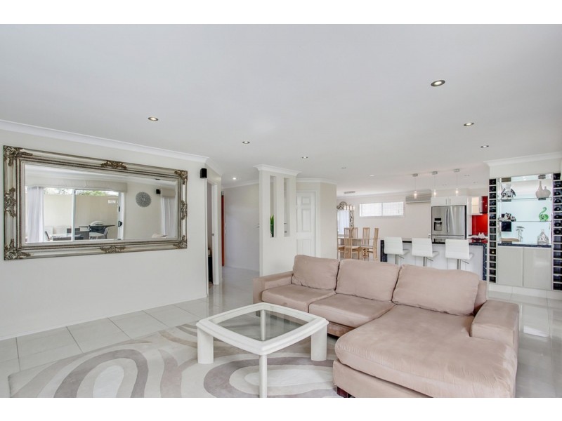 11 Parklane Place, Highland Park QLD 4211