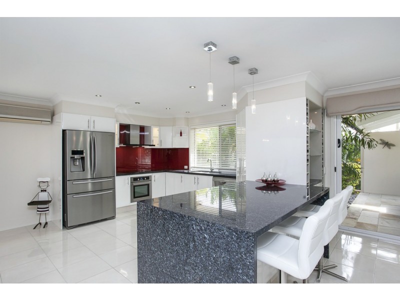 11 Parklane Place, Highland Park QLD 4211