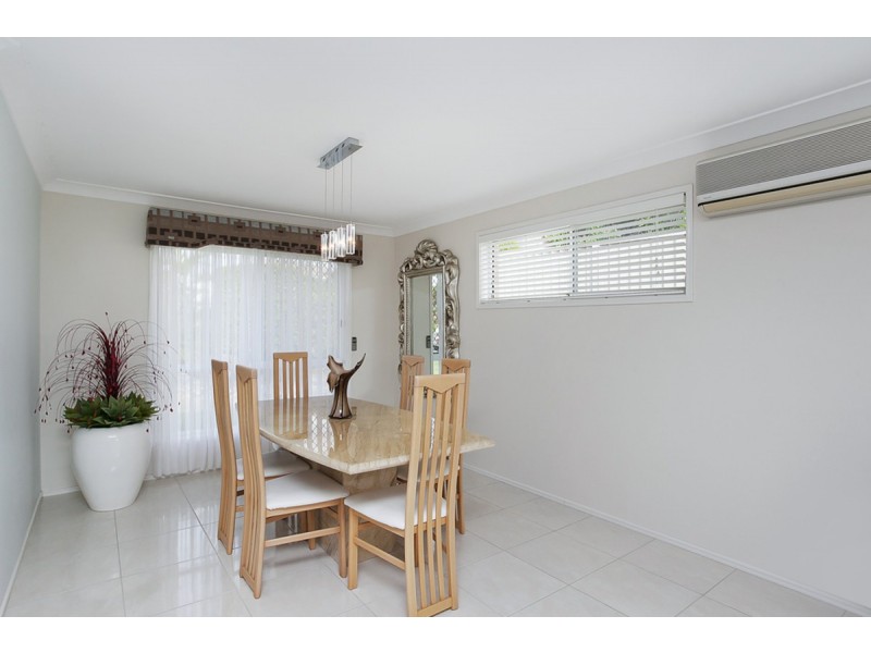 11 Parklane Place, Highland Park QLD 4211