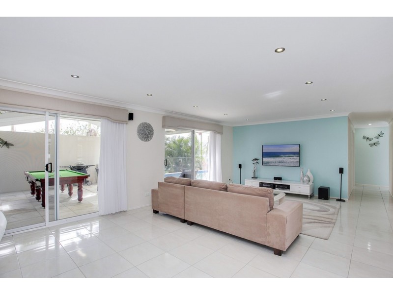 11 Parklane Place, Highland Park QLD 4211