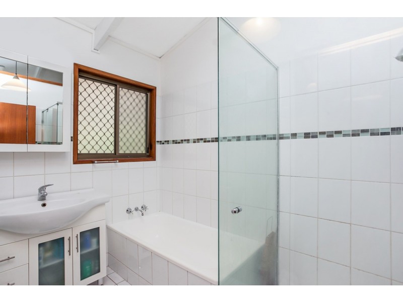 98 Plateau Crescent, Carrara QLD 4211