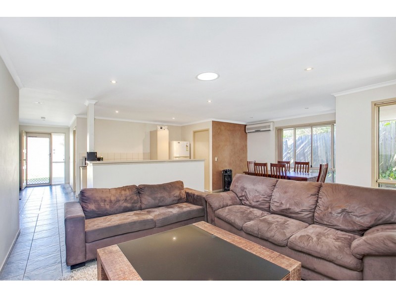 2 Lauder Court, Highland Park QLD 4211