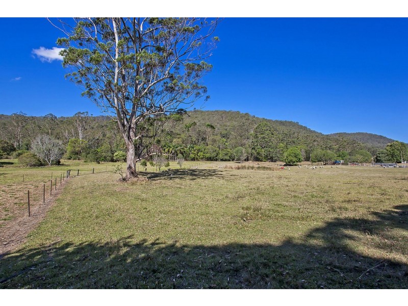 113 Clagiraba Road, Clagiraba QLD 4211