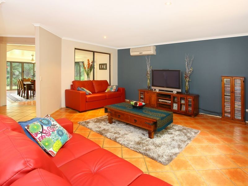 24 Richard Crescent, Highland Park QLD 4211