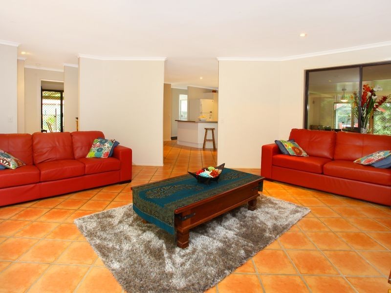 24 Richard Crescent, Highland Park QLD 4211