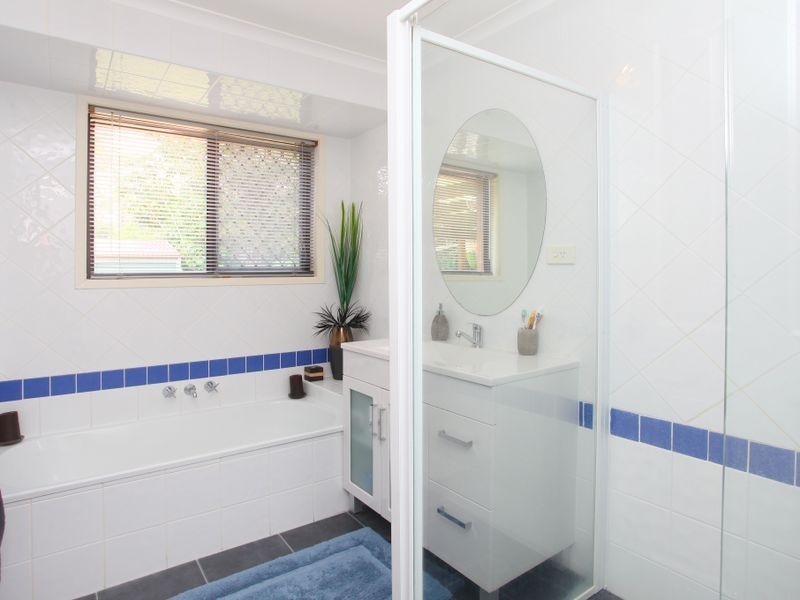 24 Richard Crescent, Highland Park QLD 4211