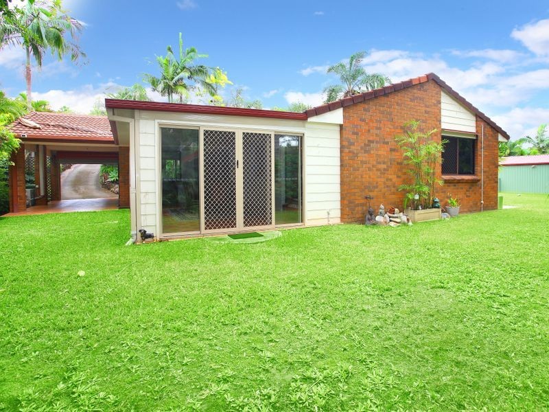 24 Richard Crescent, Highland Park QLD 4211