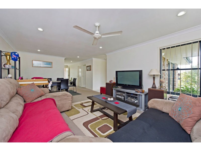 2/2 Moss Terrace, Pimpama QLD 4209