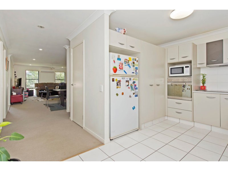 2/2 Moss Terrace, Pimpama QLD 4209